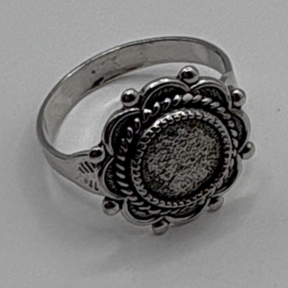 Vintage Sterling Silver Floral Ring Size 5 adjustable to 6